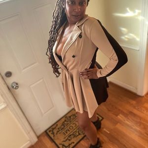 Tan and black women’s light jacket